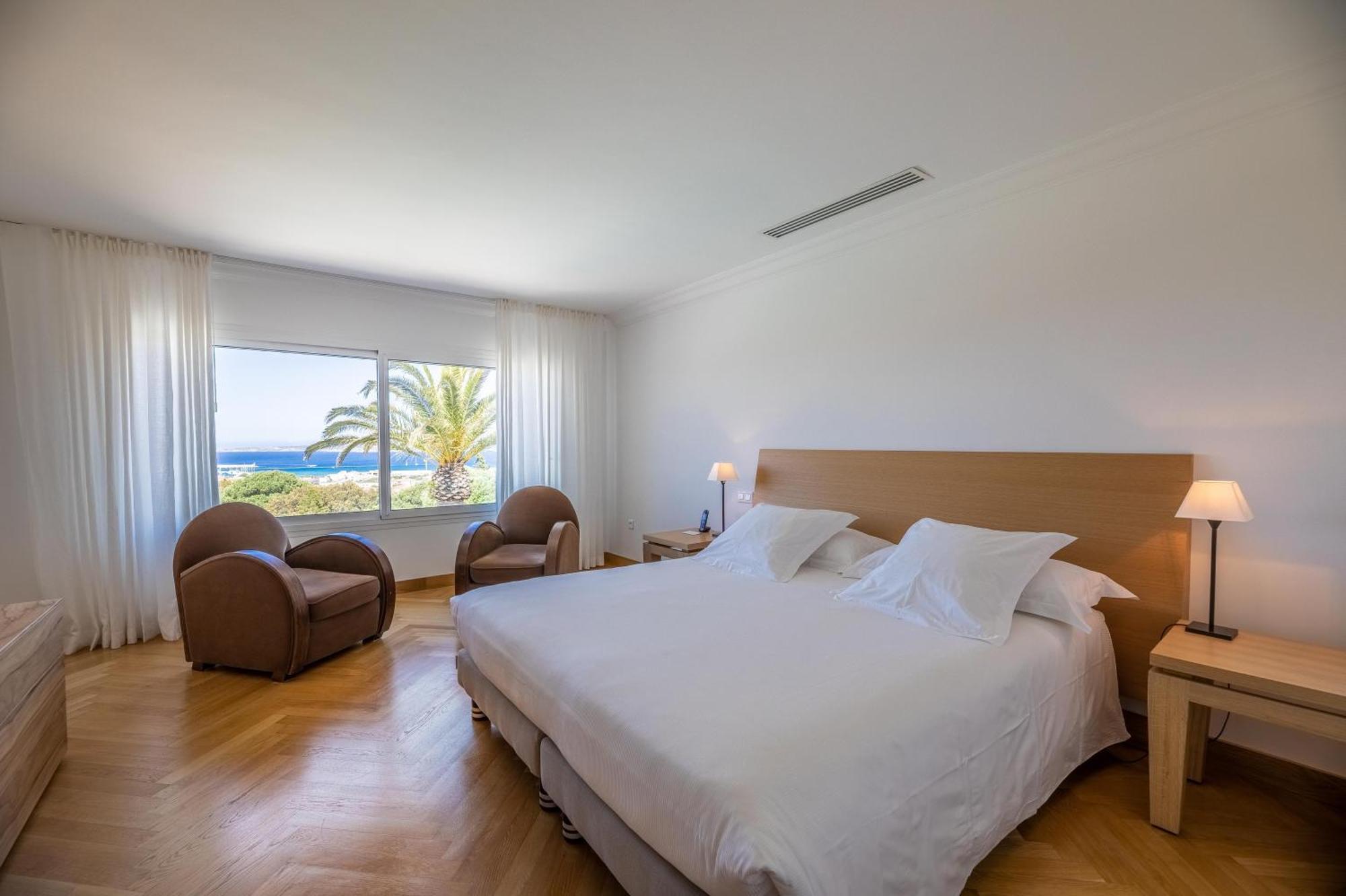 La Calvi Hotel 5*